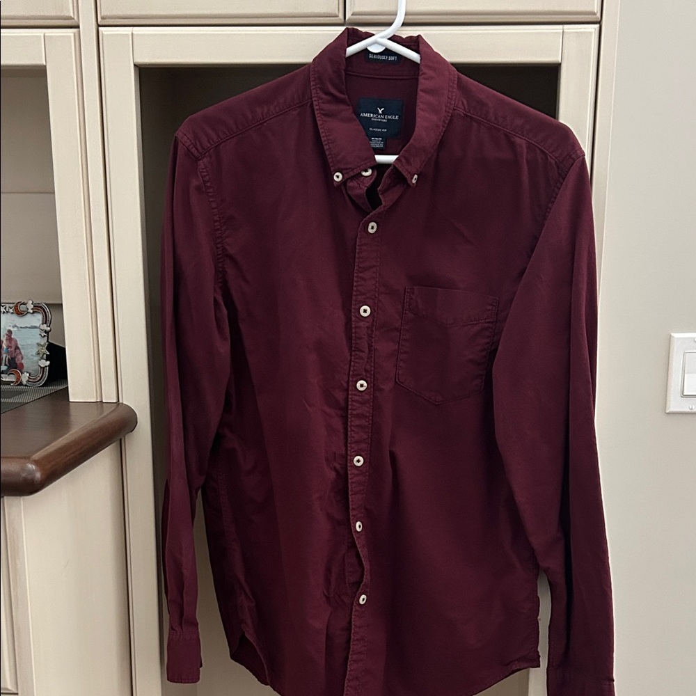 American Eagle Outfitters Maroon Casual Button-Down Shirt